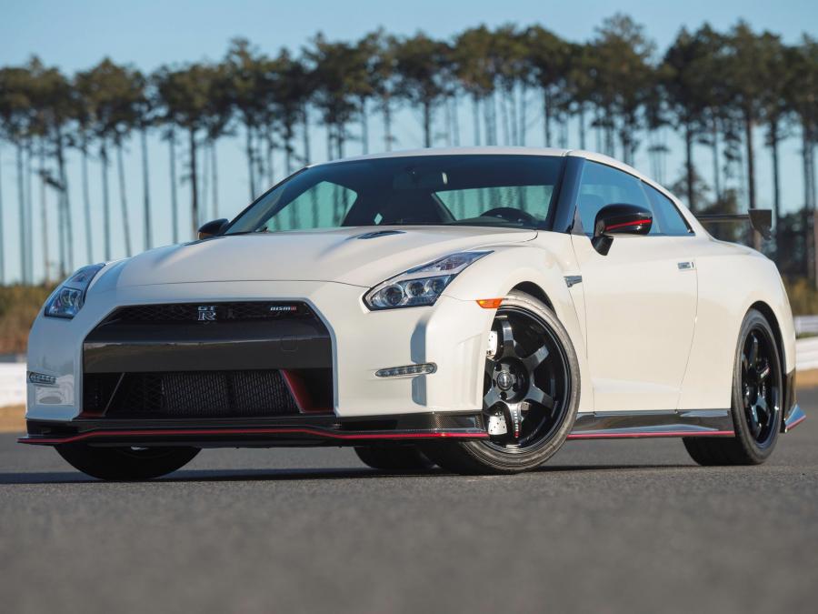  Nissan GT-R by Nismo 2014 года  (фото 20 из 46)